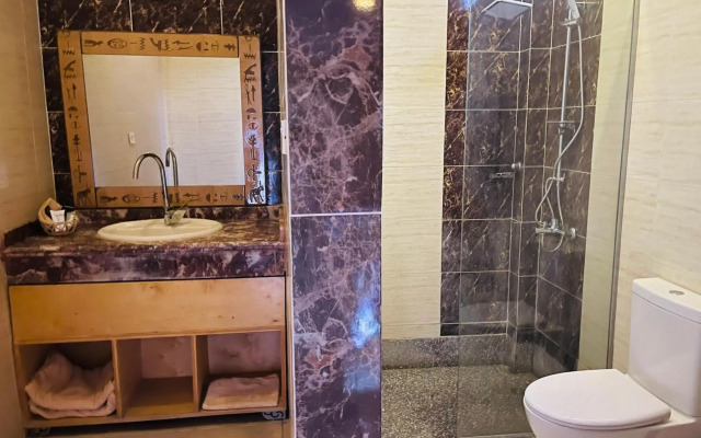 Jewel Howard Carter Hotel