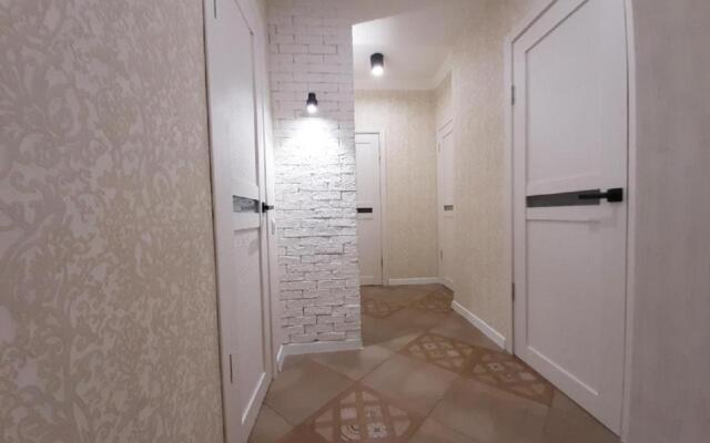 2 BDR apartment near Gorky Park, Center