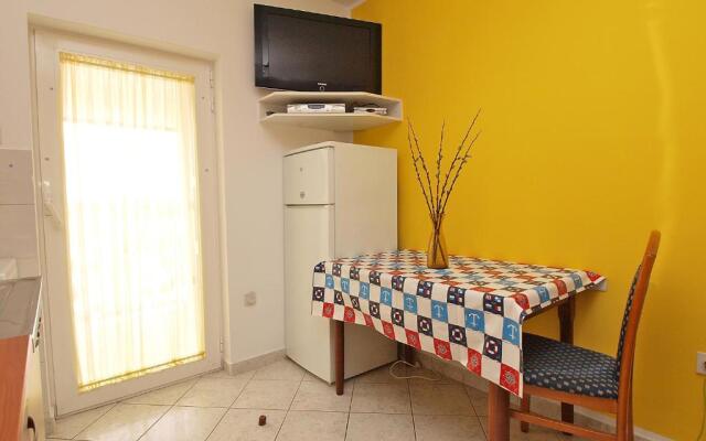 Apartments Biskupije 810
