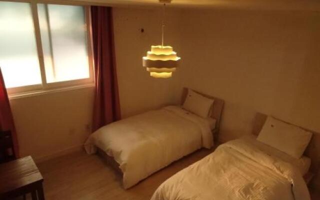 8MOTEL