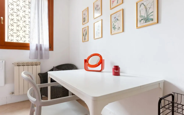 Riva Di Biasio Lovely Flat