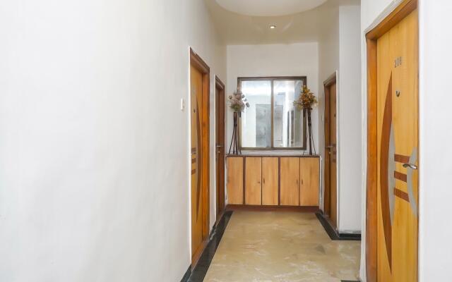 OYO Flagship 15921 Hotel Golden Rock