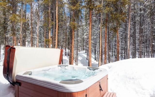 Snowy River 4 Bedroom Home by RedAwning