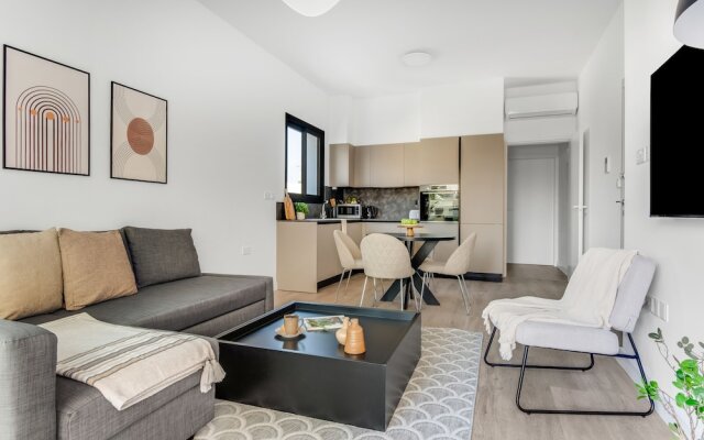 Sanders Crystal 1 - Charming 1-bdr Apt With Shared Pool