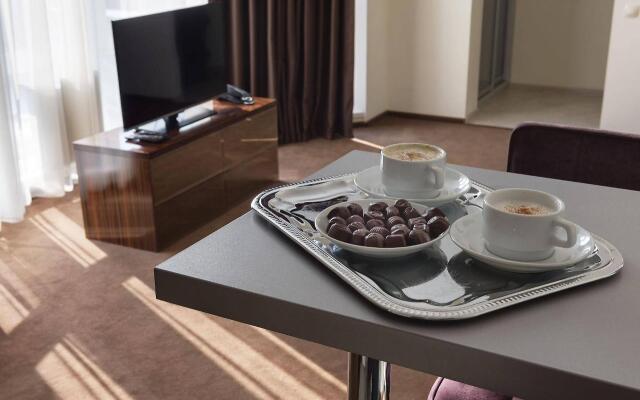 Twin Apart Hotel