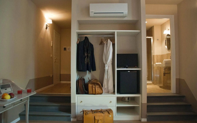 Black 5 Florence Suite