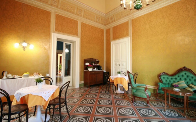 Chez Moi Lecce Charme B&B