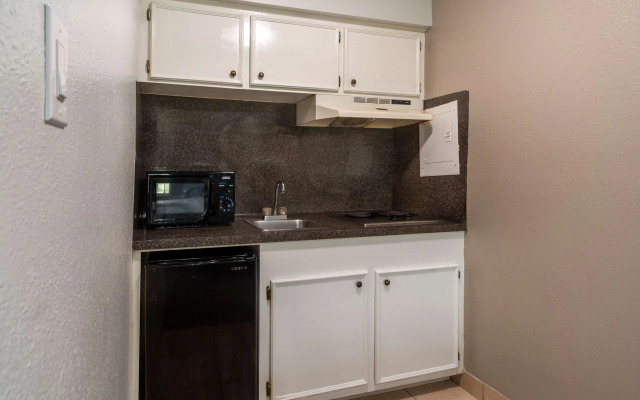 Motel 6 Livingston, TX