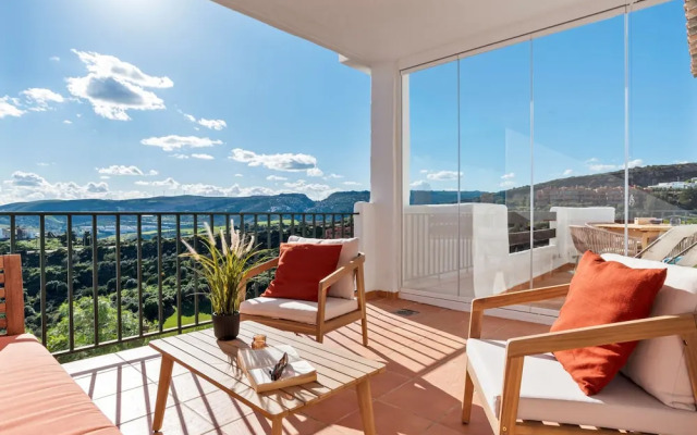 Panoramic Flat in Casares M56