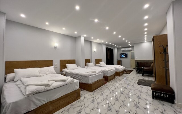 Life Pyramids Inn