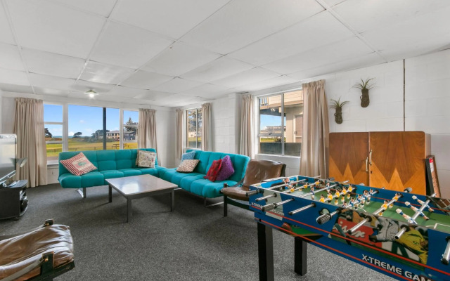 Waihi Charm - Waihi Beach Holiday Home