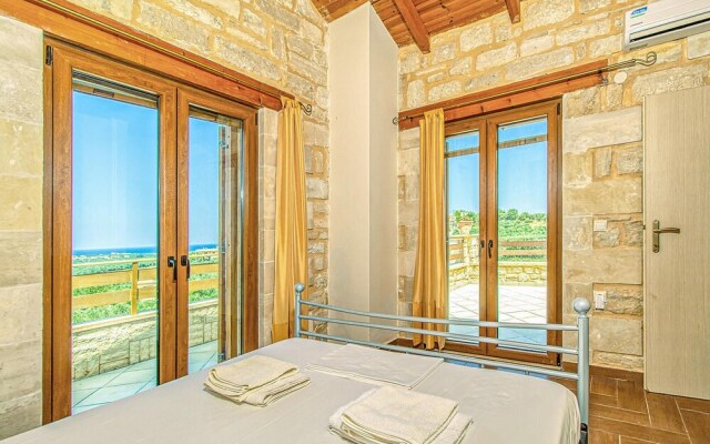 Stunning Home in Chania With Jacuzzi, Wifi and 3 Bedrooms