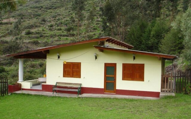 Swiss Chalet with Private Kitchen near Lima