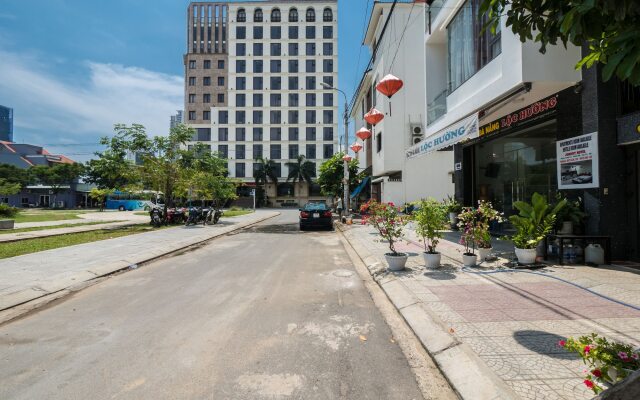 Hanoi Blue Hotel - The Water Front