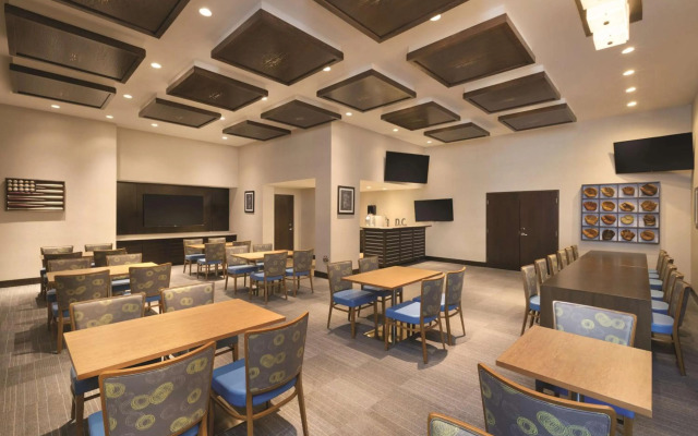 Hampton Inn & Suites Washington DC-Navy Yard
