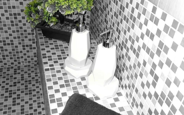 N&N's Luxurious Suite #WhiteTower
