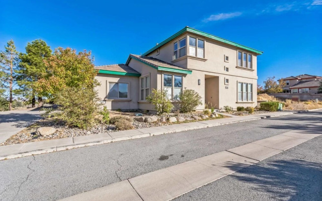 Beautiful Sunsets at 3BR Villa in Reno