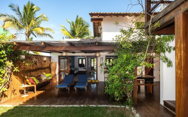 Vila do Outeiro em frente a praça da igreja