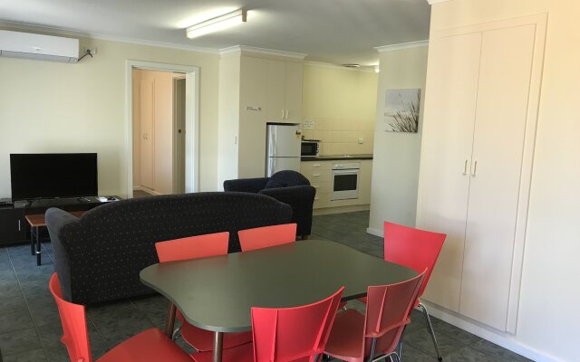 Robetown Motor Inn & Apartments
