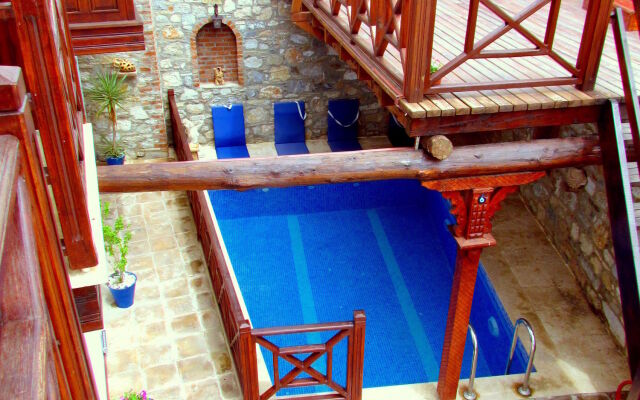 Amazon Petite Palace