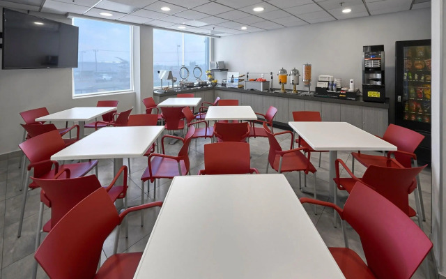 City Express Junior by Marriott Toluca Aeropuerto