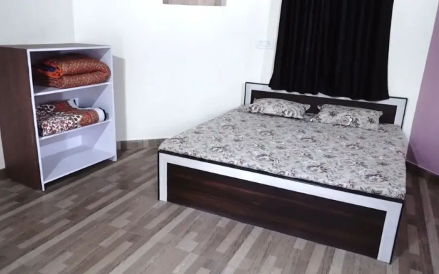 Shyam Luxurious Huts & Guest House