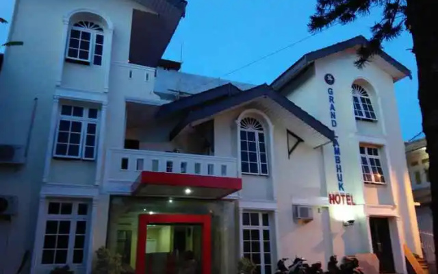 Grand Lambhuk Hotel