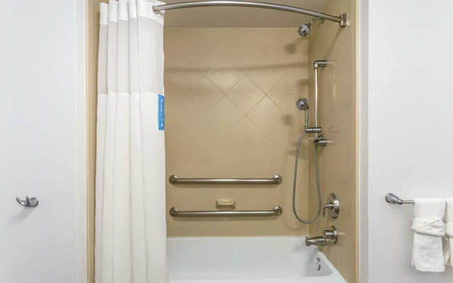 Hampton Inn & Suites Chicago-Libertyville