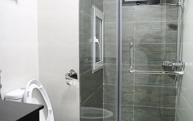 V House 6 Serviced Apartment