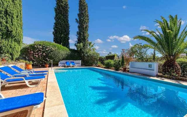 14B Quinta do Paraiso Amazing House Located in t