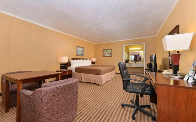 Executive Plus Inn & Suites