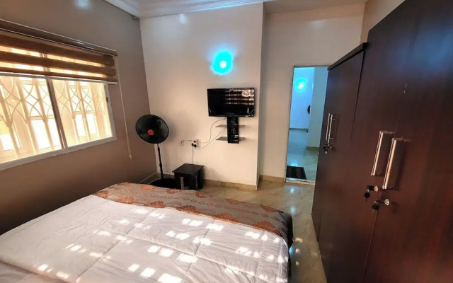 Rossy'S Apartments