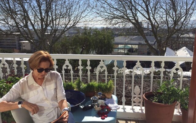 Loader St Magical Cottage