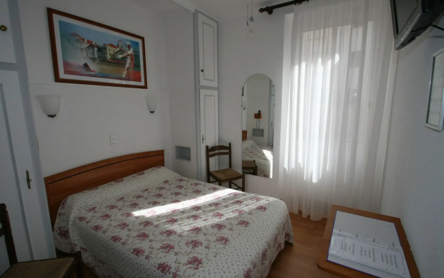 Hotel Magenta