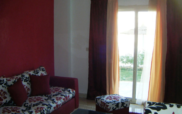 Carlton Deluxe Residences & Apartments