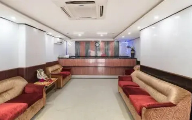 OYO 794 Hotel East Palace