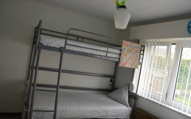 Charming Belgian Getaway, Vakantiewoning in Oudsbergen - 3 Bedrooms & Garden