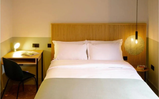 Port Hotel