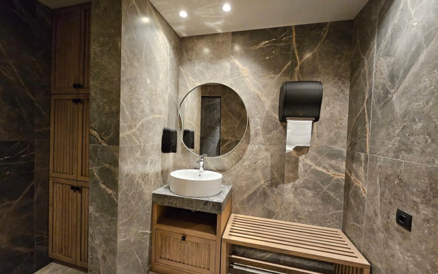 Petousis Hotel & Suites