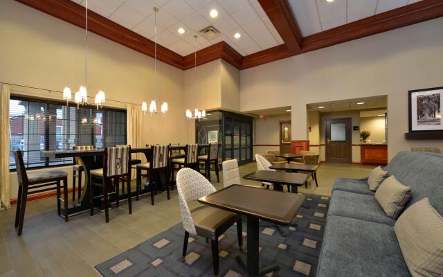 Hampton Inn East Aurora