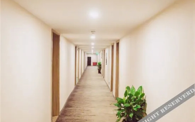 Feng 3 Hotel (Xi'an North High-speed Railway Station Wenjing Road Subway Station)(枫3酒店（西安高铁北站文景路地铁站店）)