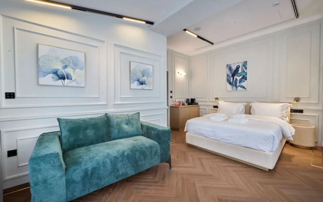 Ermou 99 Intelligent Private Suites