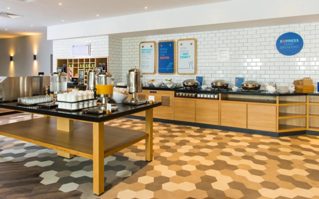 Holiday Inn Express Bicester by IHG