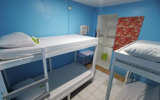 Resort’s Side Hostel near Shangrila