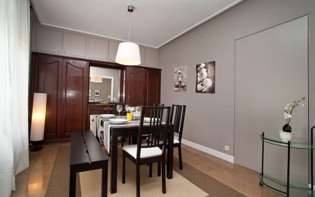 Cute & Spacious Eixample Apartment