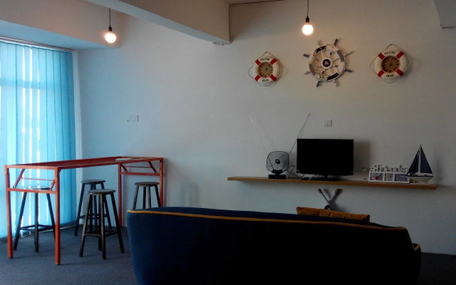 Roof Talk Theme Hostel