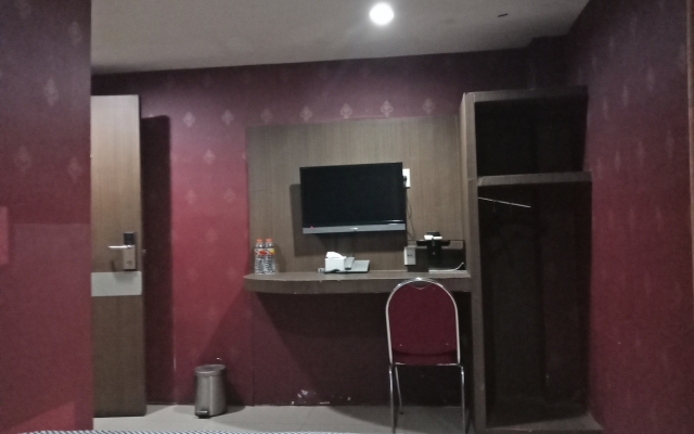 OYO 2574 Z Suites Hotel