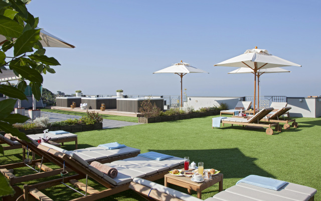 Andris Hotel