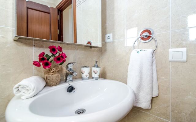 PDM-Apartment with fantastic views Estepona