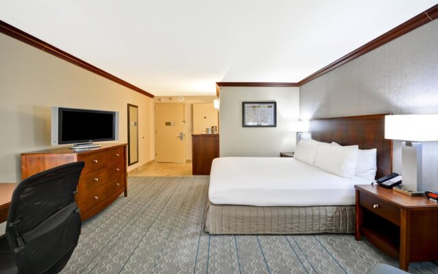 Crowne Plaza Tulsa - Southern Hills